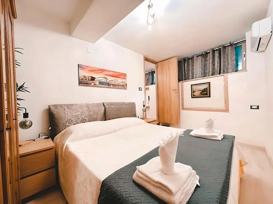 Apartment Chiaia Charme - Mare & Relax Nel Cuore Di Napoli
